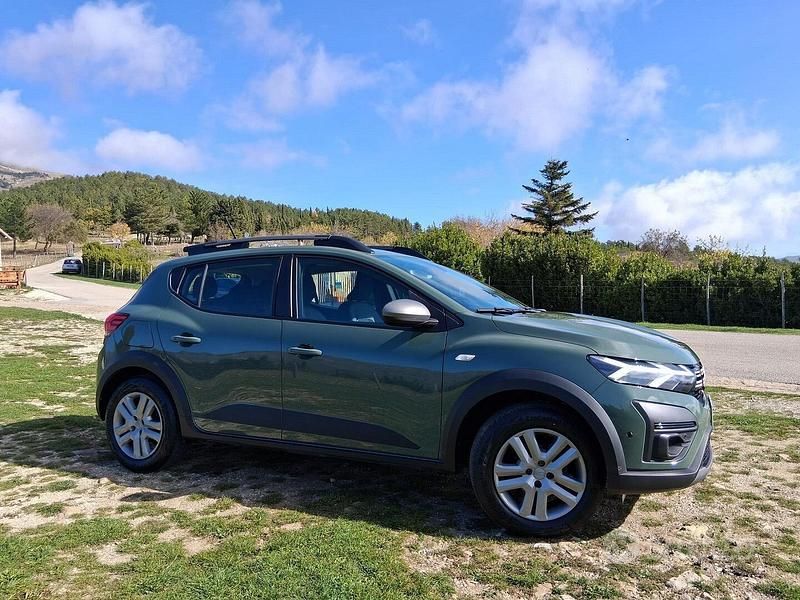 Usata Dacia Sandero Extreme 100 CV (73 kW) 2023 Verde Berlina