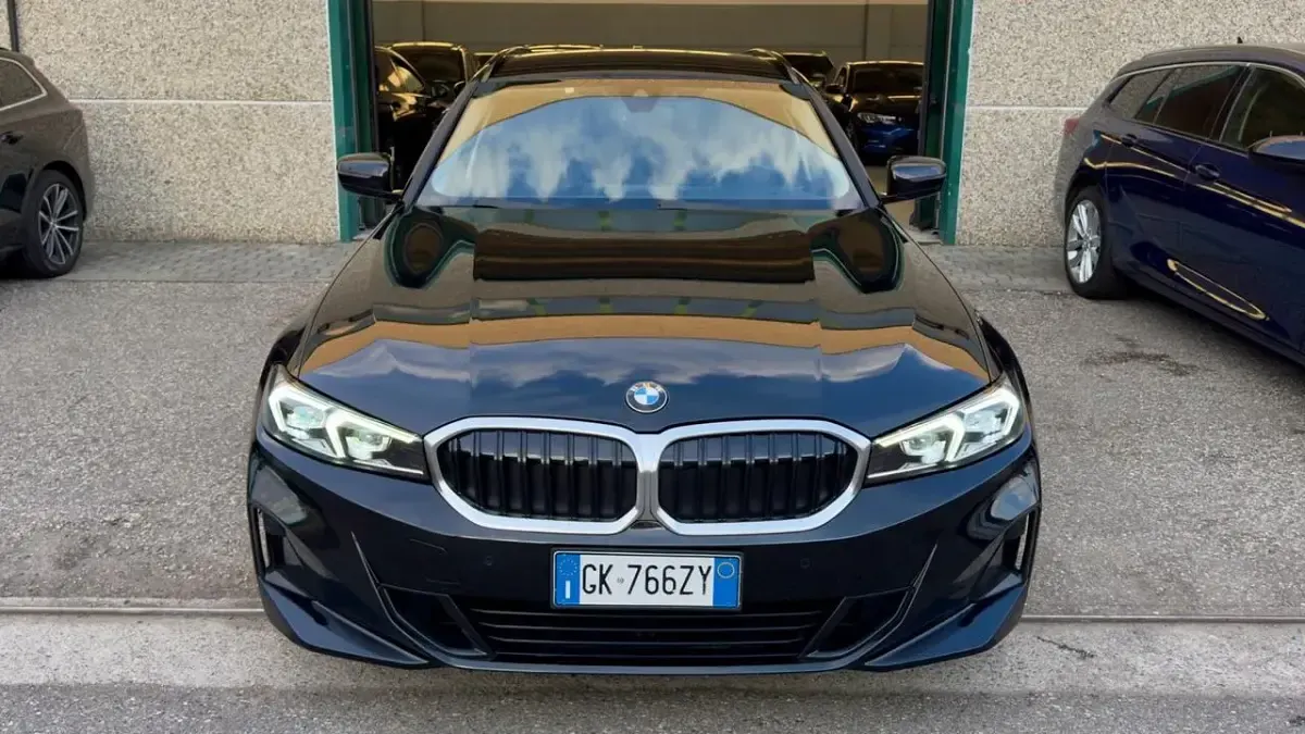Usata BMW 318 Advantage 150 CV (110 kW) 2022 Nero Station wagon