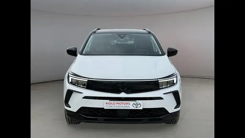 Usata Opel Grandland X GS Line 131 CV (96 kW) 2022 Bianco SUV