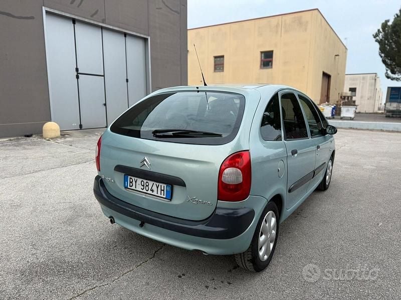 Usata Citroën Xsara Picasso 74 CV (54 kW) 2002 Verde Monovolume