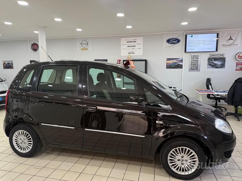 Usata Lancia Musa 77 CV (56 kW) 2007 Nero Monovolume