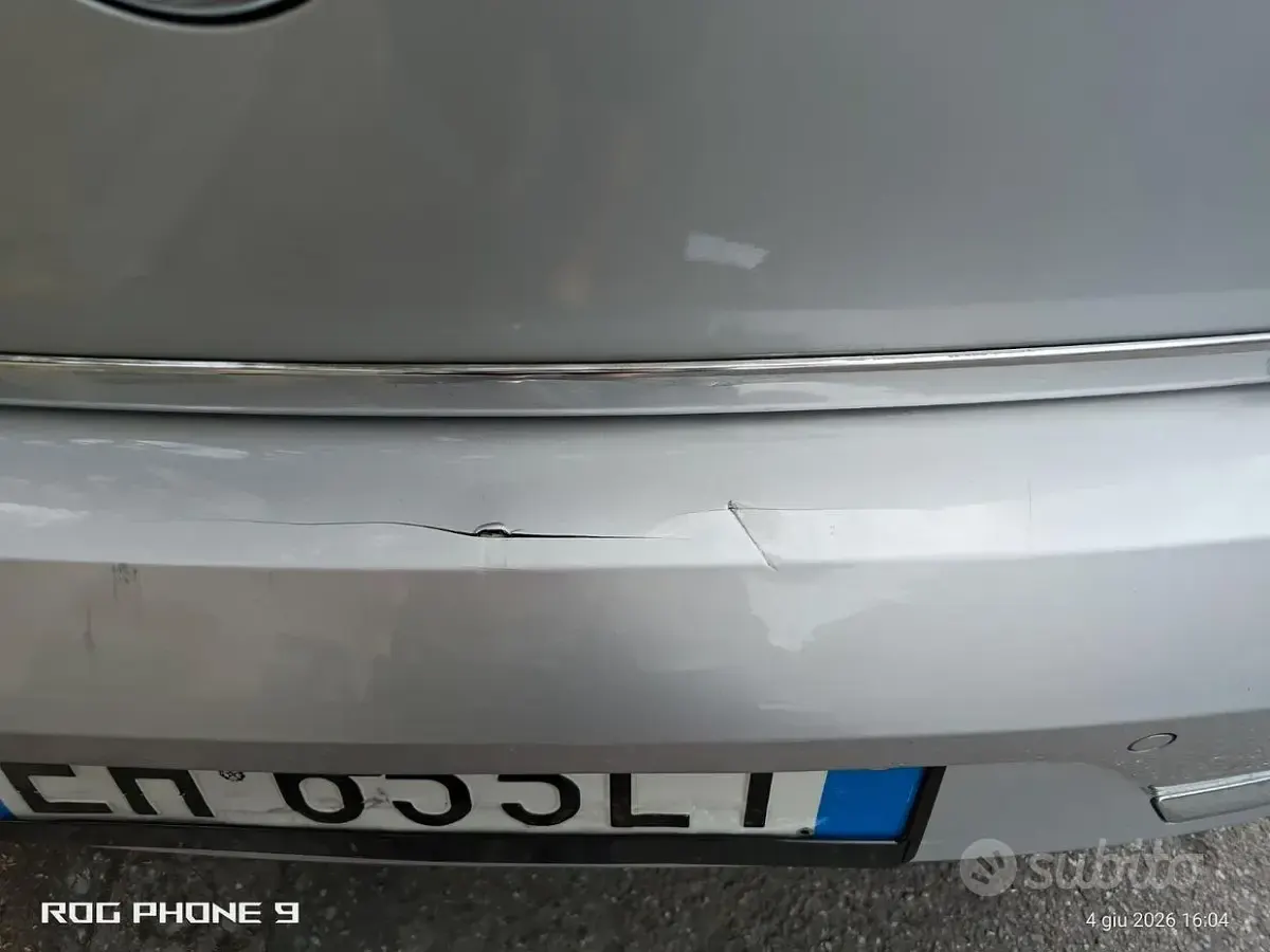 Usata VW Passat 105 CV (77 kW) 2011 Grigio Berlina