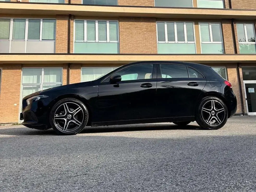 Usata Mercedes A180 Business 116 CV (85 kW) 2020 Nero Berlina