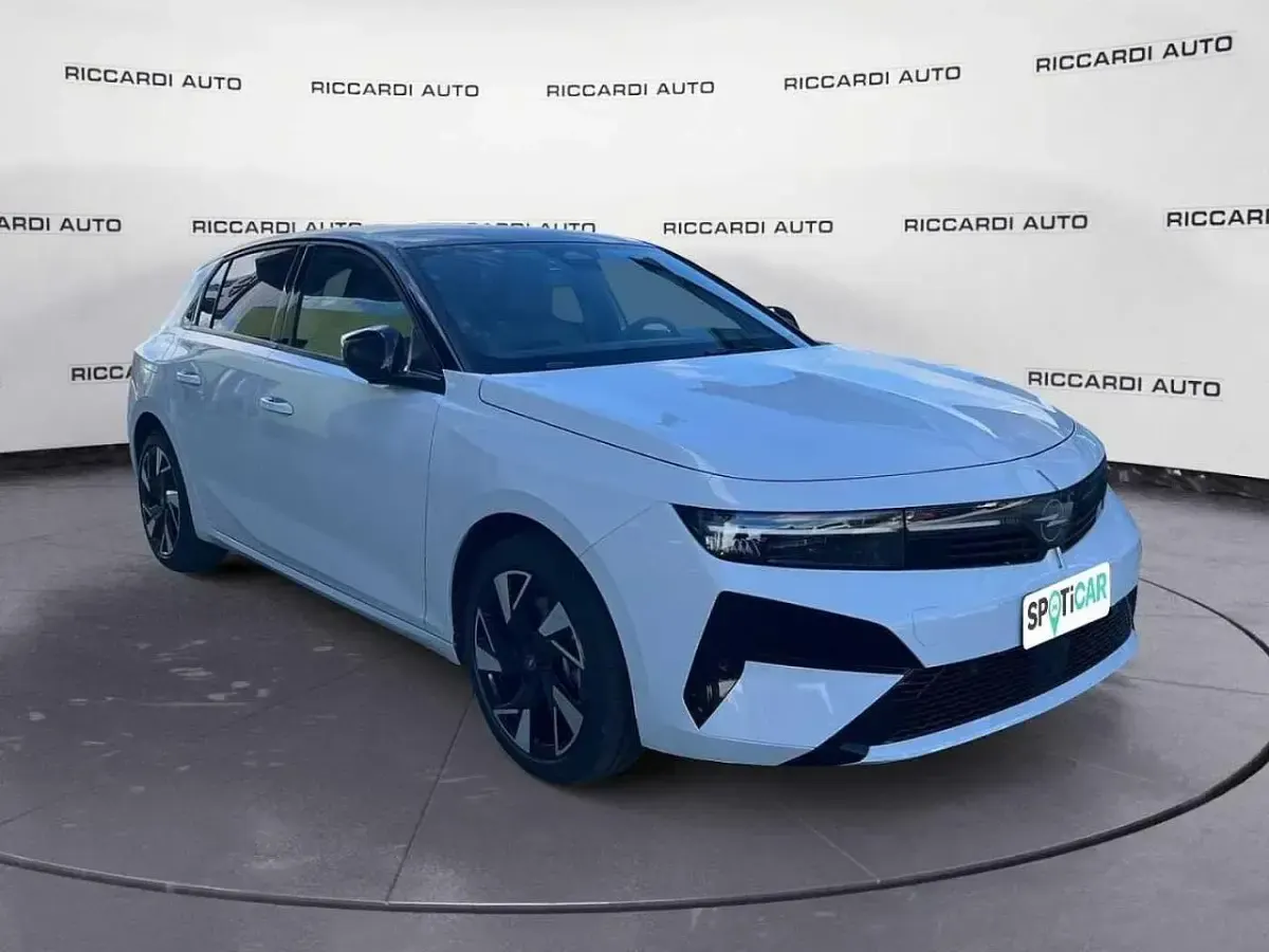 Nuova Opel Astra 136 CV (100 kW) 2026 Bianco Berlina