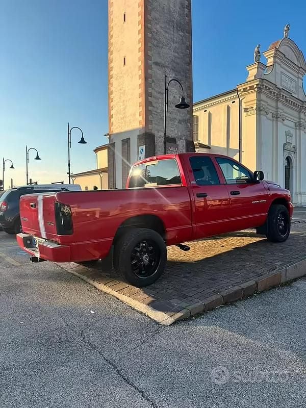 Usata Dodge Ram 345 CV (253 kW) 2006 Rosso Pick-up