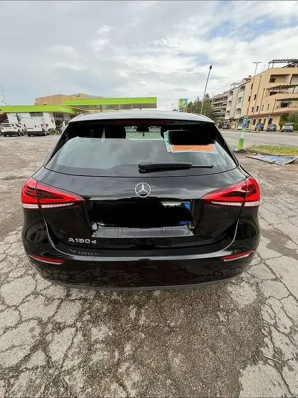 Usata Mercedes A180 Business 116 CV (85 kW) 2020 Nero Berlina