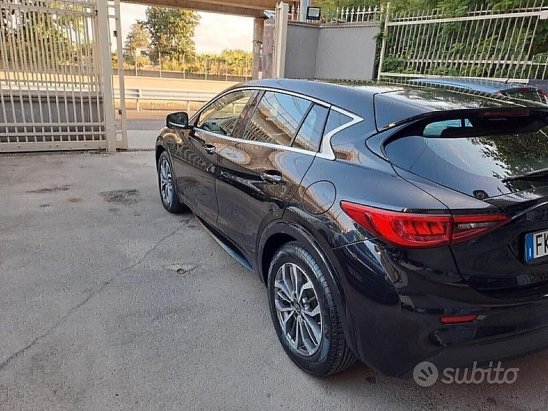 Usata Infiniti Q30 Premium 109 CV (80 kW) 2017 Nero Berlina