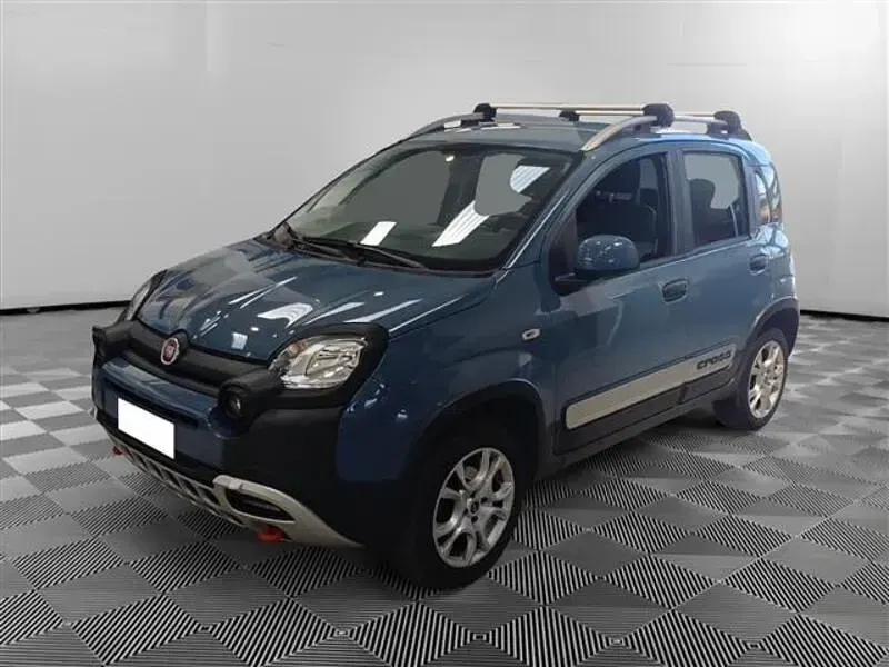 Usata Fiat Panda Cross Cross 85 CV (62 kW) 2021 Blu scuro Utilitaria