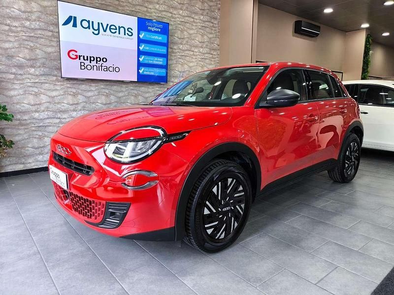 Rosso(met.) Usata 2024 Fiat 600 La Prima SUV | 20.900 € (Ottimo prezzo) - Immagine 1/4