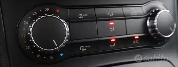 Usata Mercedes B200 136 CV (100 kW) 2015 Nero Utilitaria