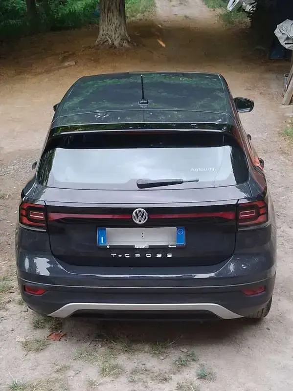 Usata VW T-Cross Style 95 CV (69 kW) 2019 Grigio SUV