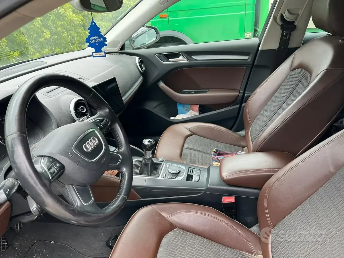 Usata Audi A3 105 CV (77 kW) 2013 Marrone Berlina