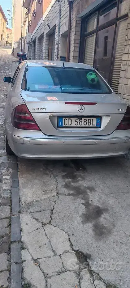 Usata Mercedes E270 177 CV (130 kW) 2002 Grigio Berlina