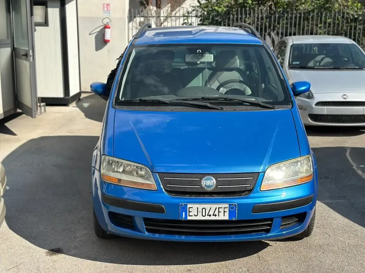 Usata Fiat Idea 95 CV (69 kW) 2004 Blu Monovolume