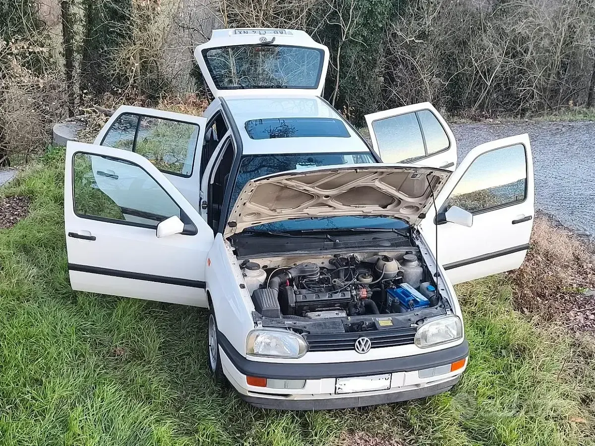 Usata VW Golf III 75 CV (55 kW) 1994 Bianco Berlina