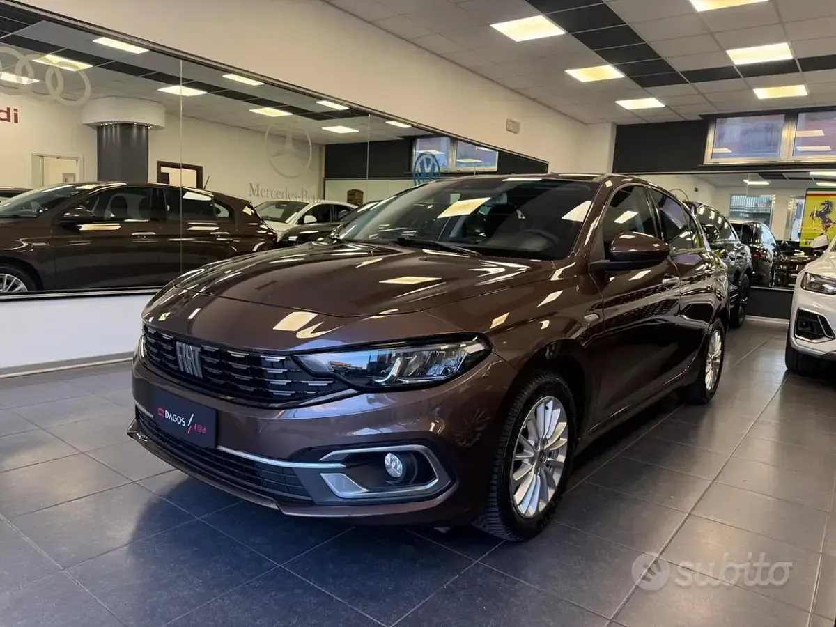 Usata Fiat Tipo City Life 131 CV (96 kW) 2021 Marrone Berlina