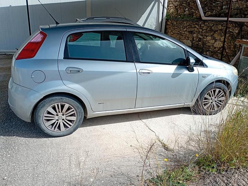 Usata Fiat Grande Punto 75 CV (55 kW) 2006 Utilitaria