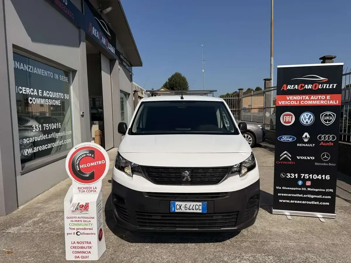 Usata Peugeot Partner Premium 101 CV (74 kW) 2022 Bianco Monovolume
