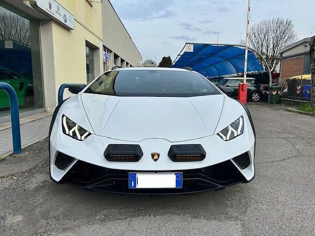 Usata Lamborghini Huracán 610 CV (448 kW) 2024 Bianco Coupé