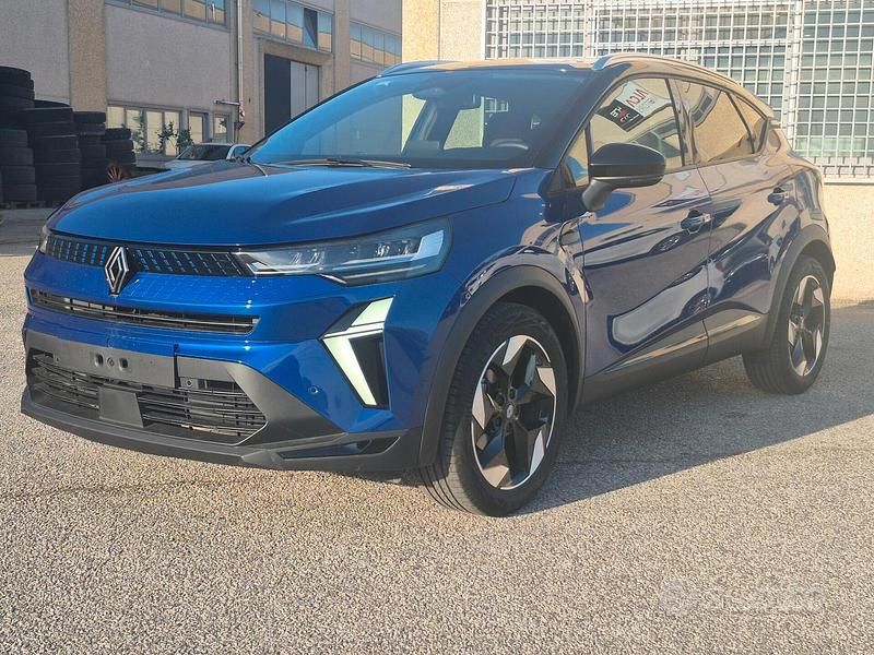 Usata Renault Captur Techno 100 CV (73 kW) 2025 Rosso SUV