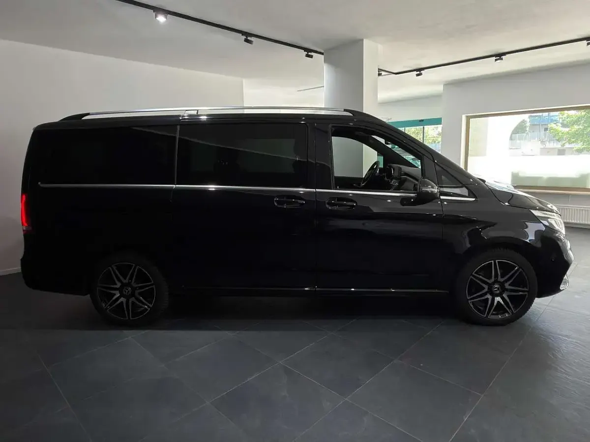 Usata Mercedes V300 Premium Plus 239 CV (175 kW) 2021 Nero Monovolume