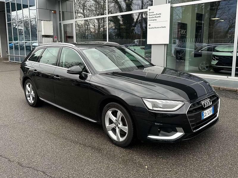 Begagnad Audi A4 S-Line 150 HK (110 kW) 2020 Svart Kombi
