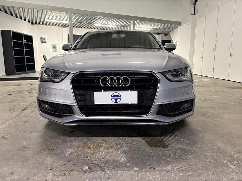 Begagnad Audi A4 Business Plus 150 HK (110 kW) 2015 Silver Kombi