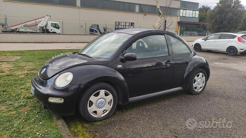 Nero Usata 2001 VW Beetle Utilitaria | 900 € (Super prezzo) - Immagine 1/3