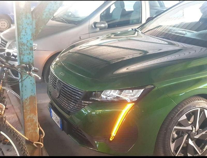 Usata Peugeot 308 Allure 131 CV (96 kW) 2022 Verde Berlina