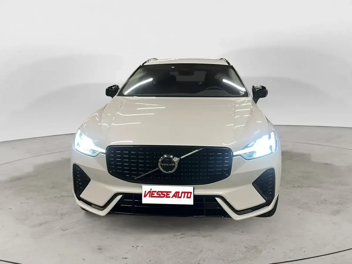 Usado Volvo XC60 Plus 197 HP (144 kW) 2024 Branco SUV