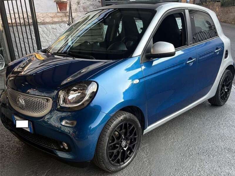 Usata Smart ForFour Passion 75 CV (55 kW) 2018 Blu/azzurro Utilitaria