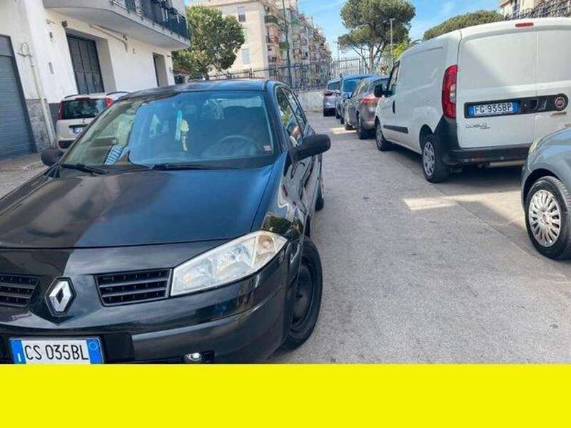 Usata Renault Mégane II Authentique 82 CV (60 kW) 2004 Nero Berlina