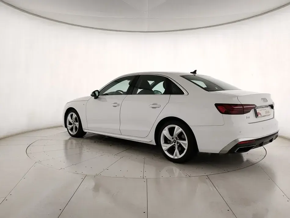 Usata Audi A4 S-Line 163 CV (119 kW) 2024 Bianco arkona Berlina