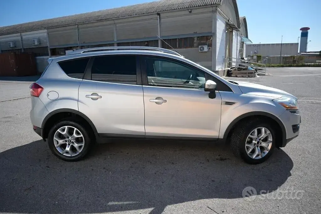 Usata Ford Kuga Titanium 136 CV (100 kW) 2010 Grigio SUV