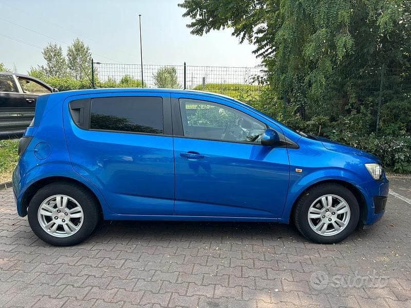 Usata Chevrolet Aveo LT 86 CV (63 kW) 2012 Blu Berlina