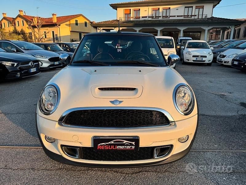 Usata Mini Cooper S Cabriolet 184 CV (135 kW) 2011 Beige Cabrio