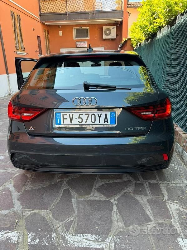 Usata Audi A1 116 CV (85 kW) 2019 Grigio SUV