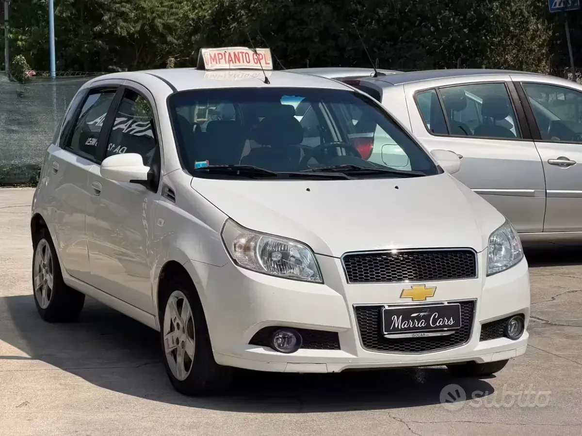 Usata Chevrolet Aveo 82 CV (60 kW) 2010 Bianco Berlina