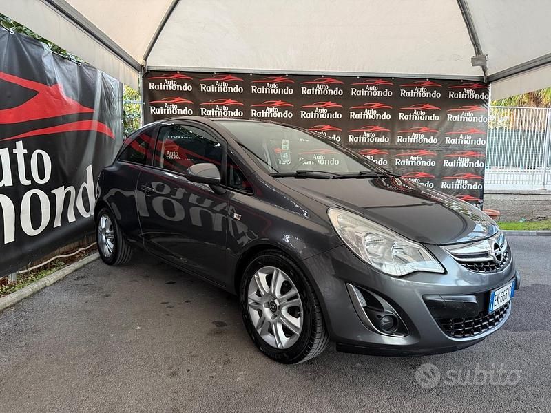Usata Opel Corsa 86 CV (63 kW) 2011 Grigio Berlina