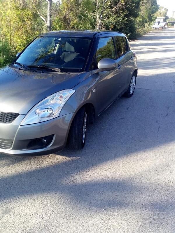 Usata Suzuki Swift 75 CV (55 kW) 2011 Grigio Utilitaria