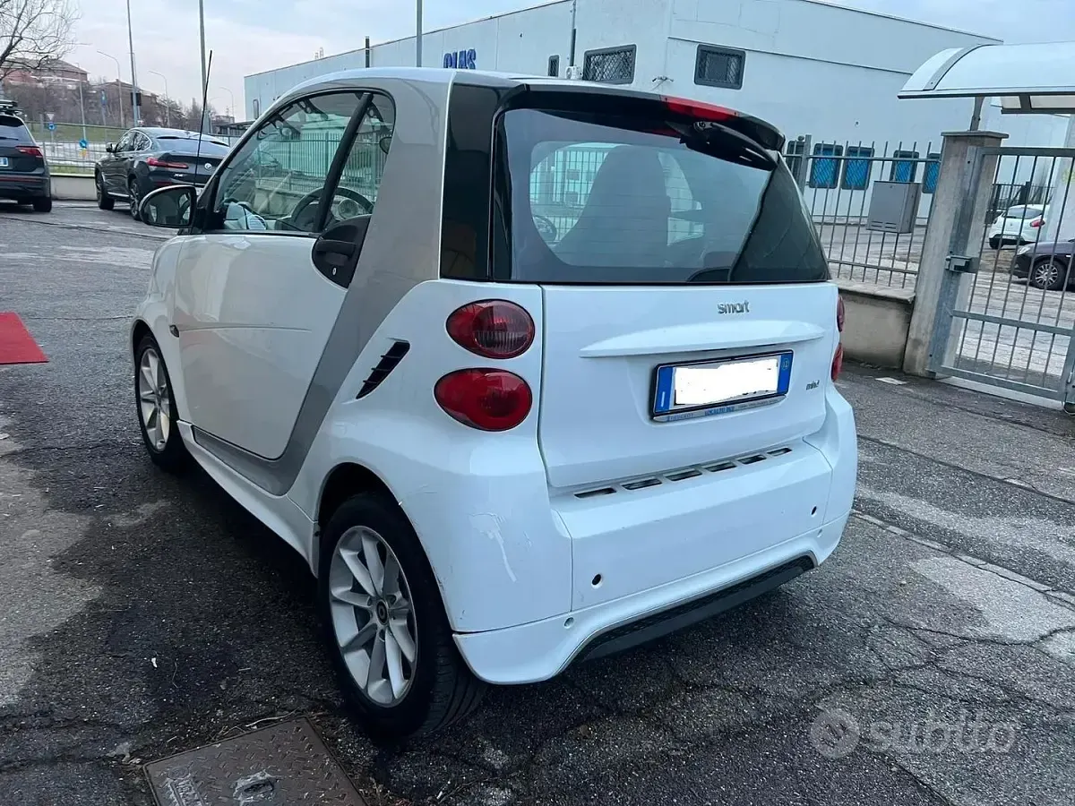Usata Smart ForTwo Coupé 71 CV (52 kW) 2012 Bianco Coupé