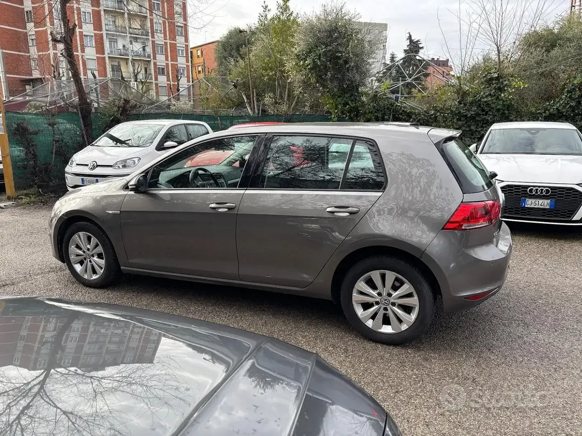 Usata VW Golf VII Comfortline 110 CV (80 kW) 2016 Grigio Berlina
