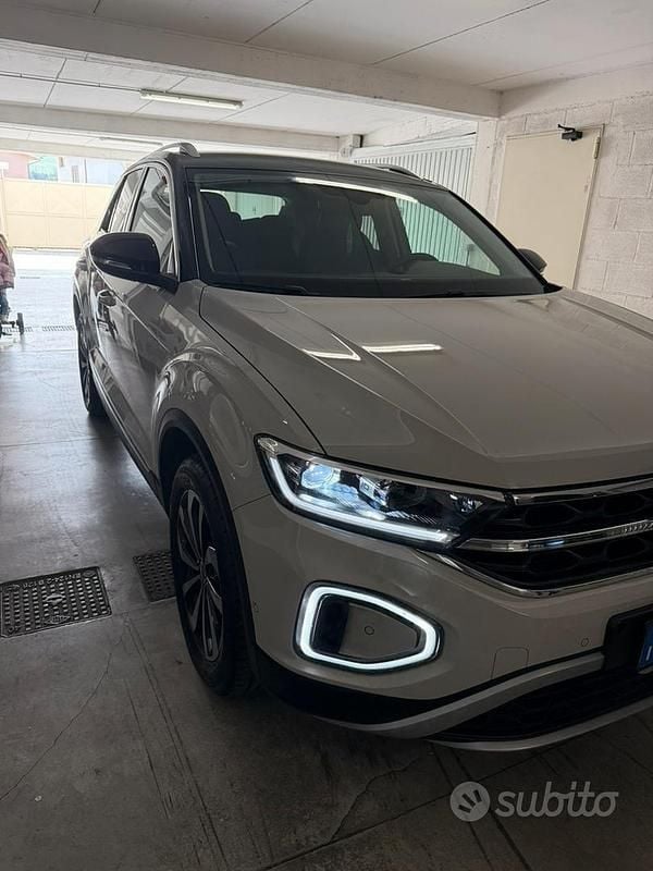 Usata VW T-Roc 2023 Marrone SUV