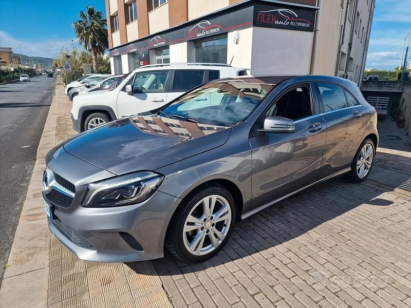 Usata Mercedes A180 Premium 108 CV (79 kW) 2016 Grigio Berlina
