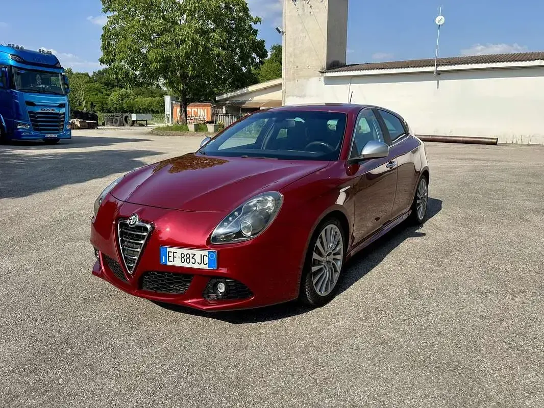Usata Alfa Romeo Giulietta Distinctive 170 CV (125 kW) 2010 Rosso Utilitaria