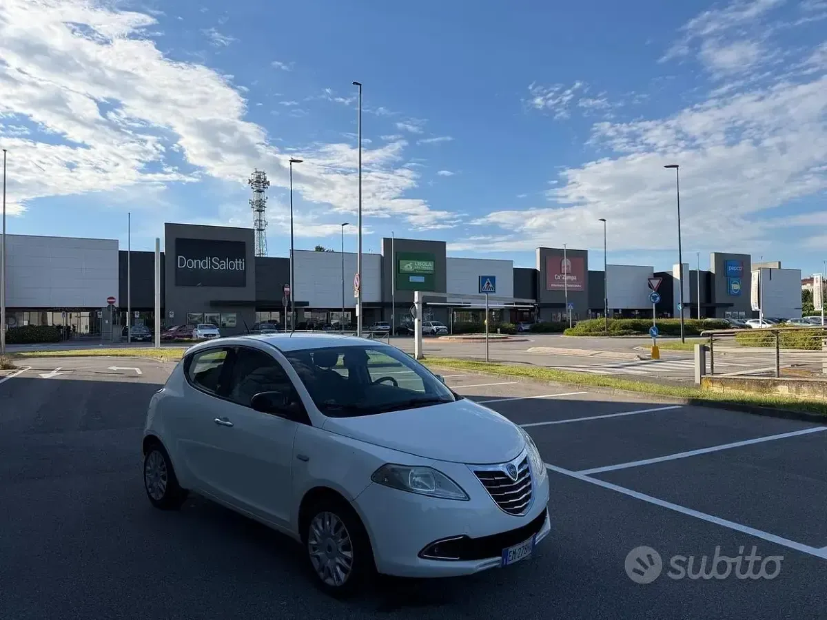 Usata Lancia Ypsilon S 95 CV (69 kW) 2012 Beige Utilitaria