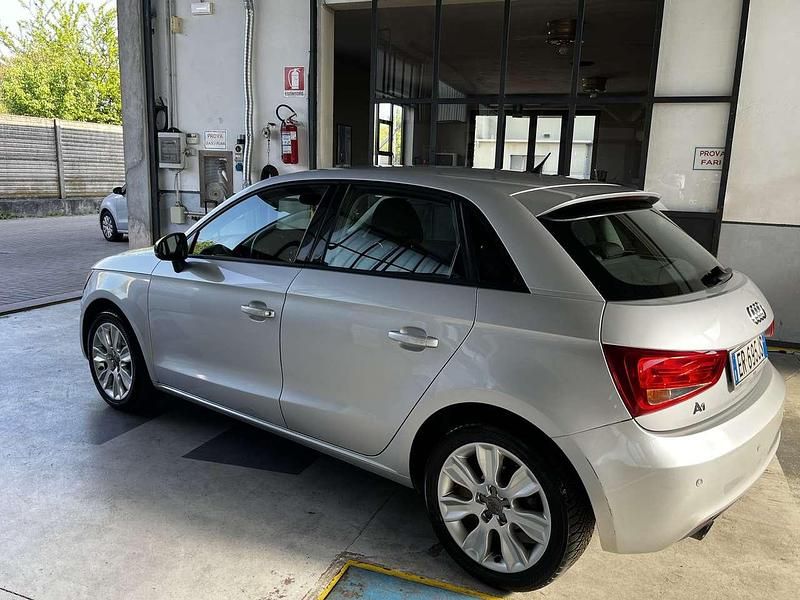 Usata Audi A1 Sportback Ambition 86 CV (63 kW) 2013 Argento Utilitaria