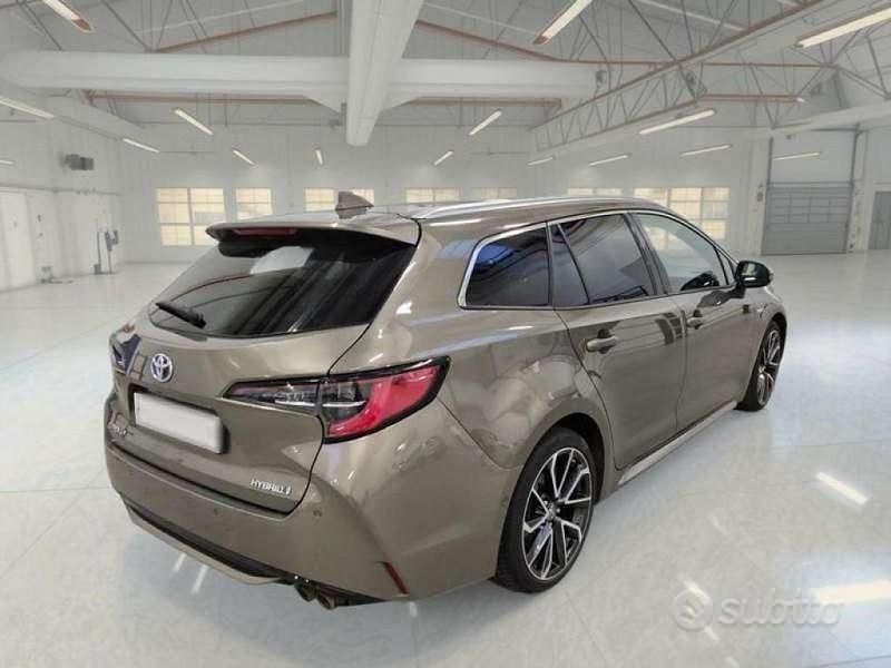 Usata Toyota Corolla Lounge 179 CV (131 kW) 2019 Grigio Station wagon