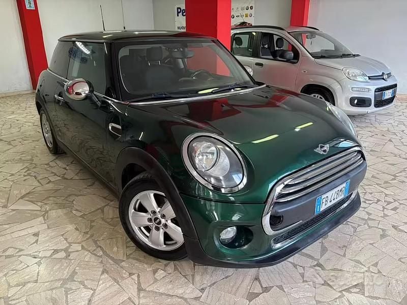 Usata Mini Cooper D Business 2015 Verde Utilitaria