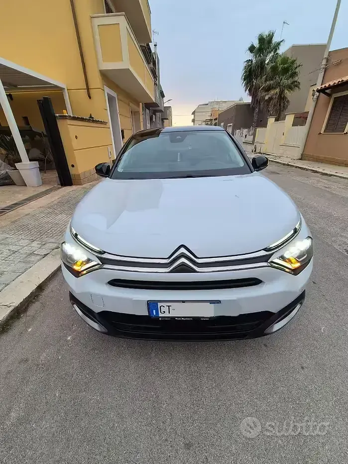 Usata Citroën C4 130 CV (95 kW) 2024 Bianco SUV